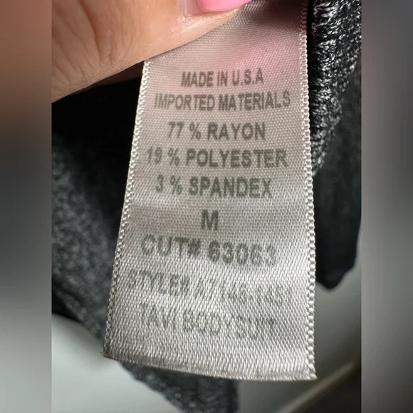 AGOLDE Tavi Mélange Rib Knit  V Neck Sexy  Bodysuit Size Medium - Picture 11 of 13